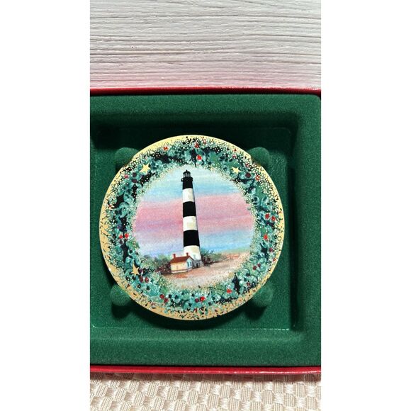 P. Buckley Moss Lighthouse Ornament Ocracke Porcelain 2001  2853/5000 Vintage - Picture 3 of 3